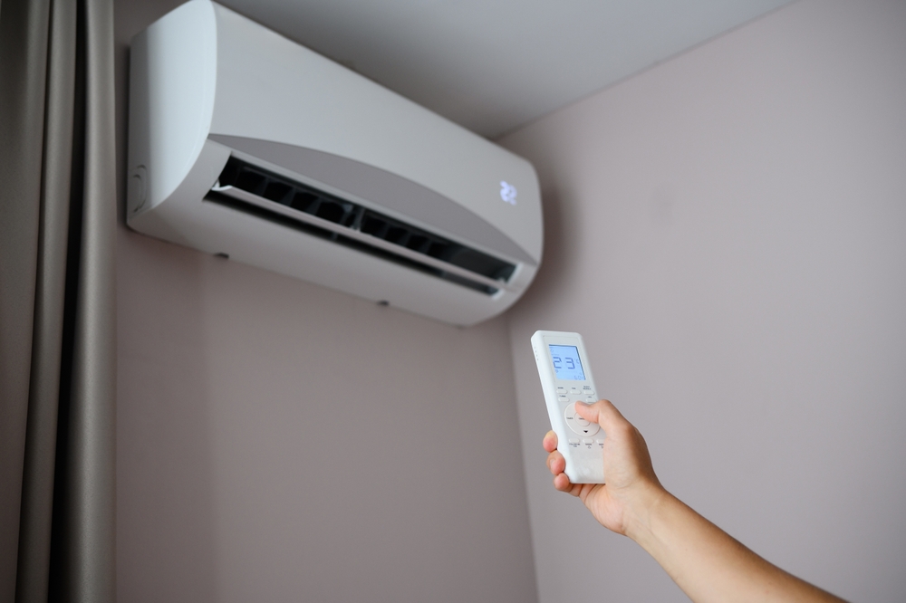 エアコンの電源が入らない原因は？故障判断と対処法を解説