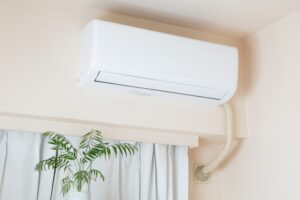 エアコンのガス漏れ症状とは？修理費用と放置リスクを解説